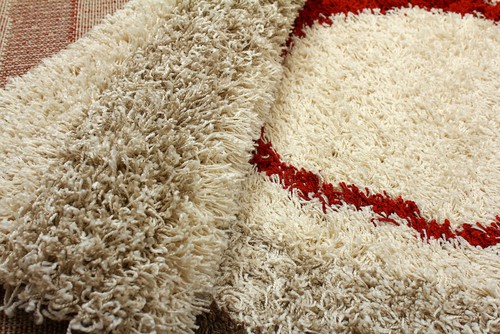 How to Maintain a Fluffy Rug?